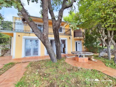 Haus mit Panoramablick und Swimmingpool